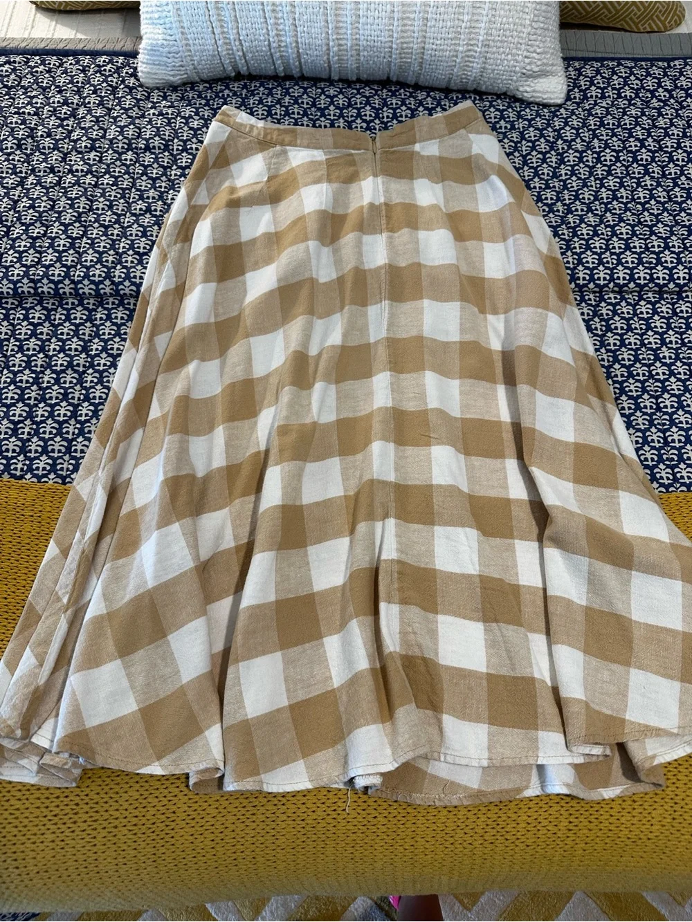 Who What Wear Beige & White Gingham Buffalo Plaid Midi Skirt - Picture 7 of 7